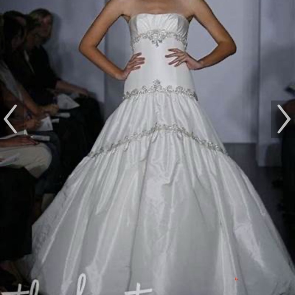 Elegant White Strapless Gown